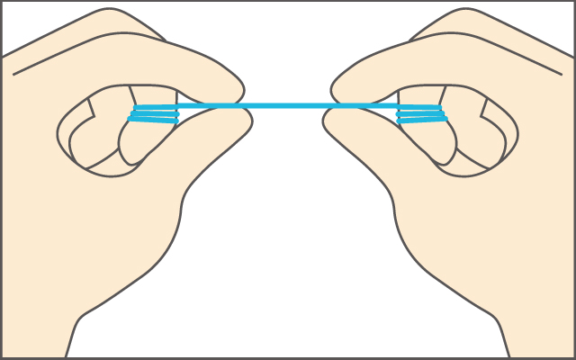 親指と人差し指ではさみ、指の間を1～2cmくらいにする。